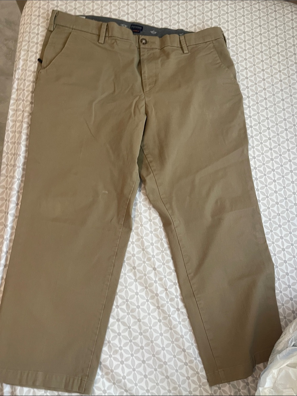 Dockers Men’s Khaki Classic Fit